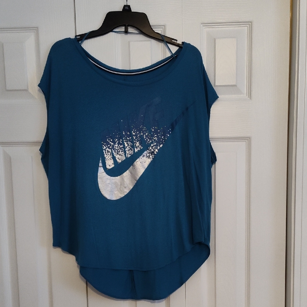 Nike Women's Blue Graphic Top
